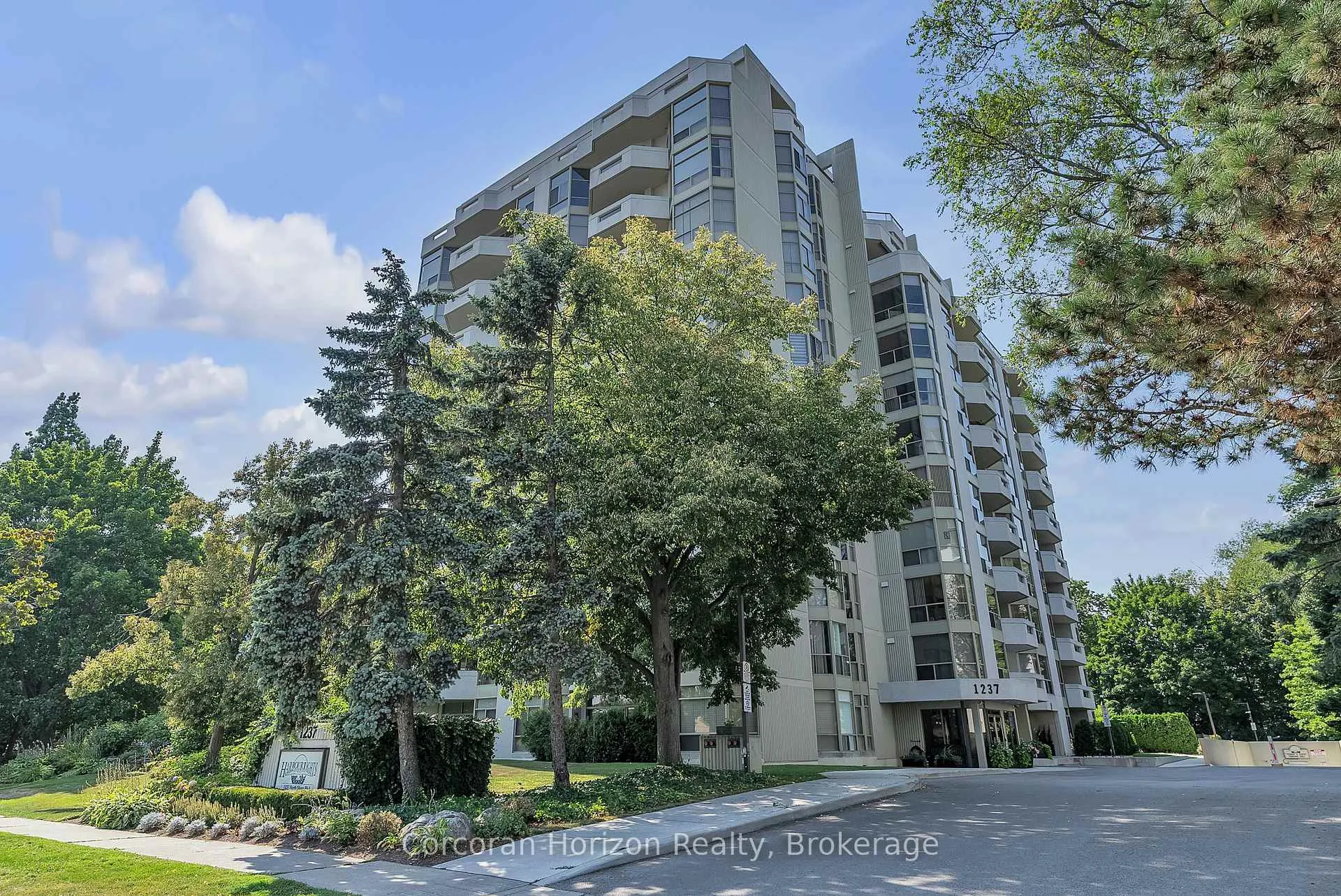 Photo 2 of Unit 1201, 1237 North Shore Boulevard E, Burlington, Brant — HOMEH