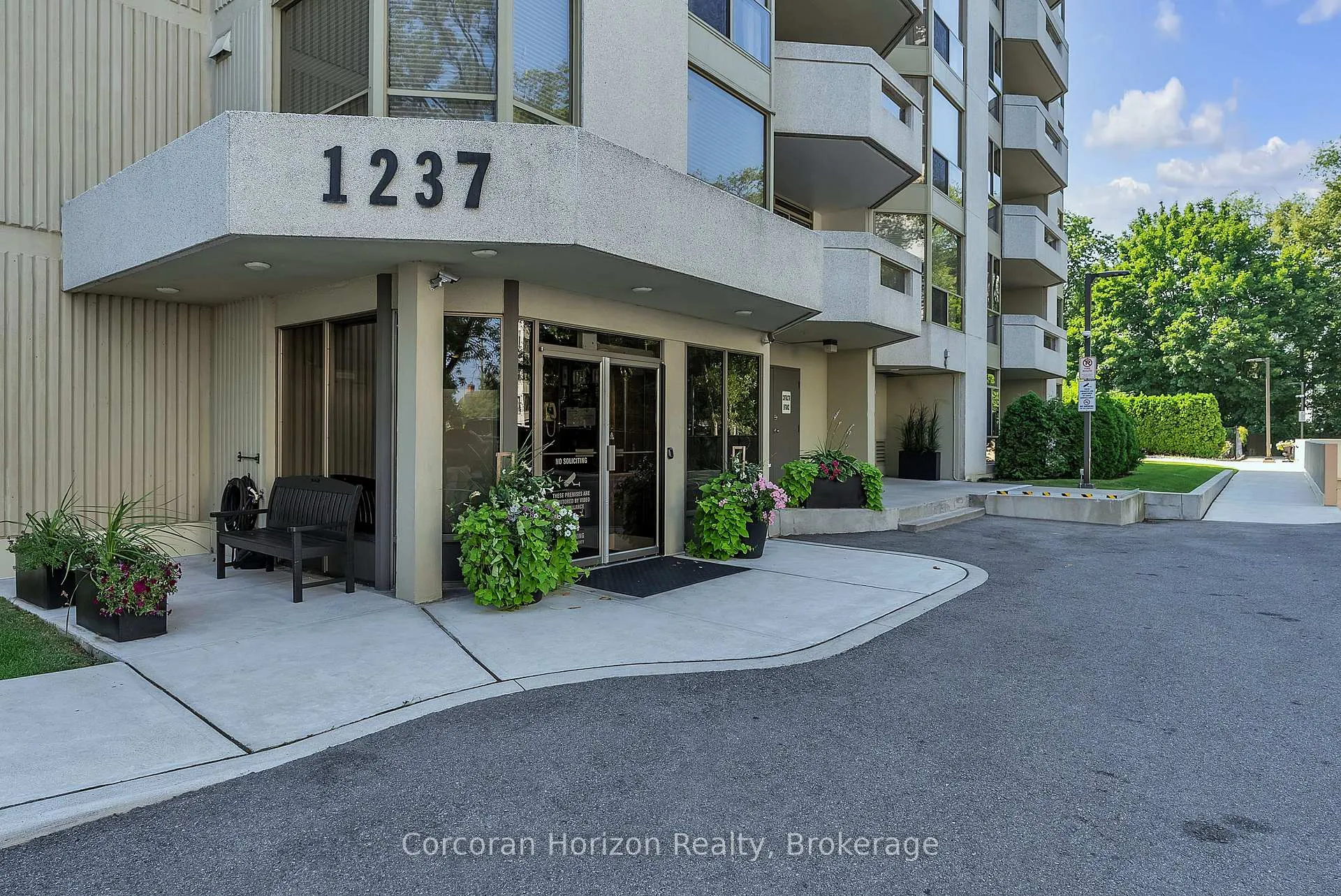 Photo 3 of Unit 1201, 1237 North Shore Boulevard E, Burlington, Brant — HOMEH