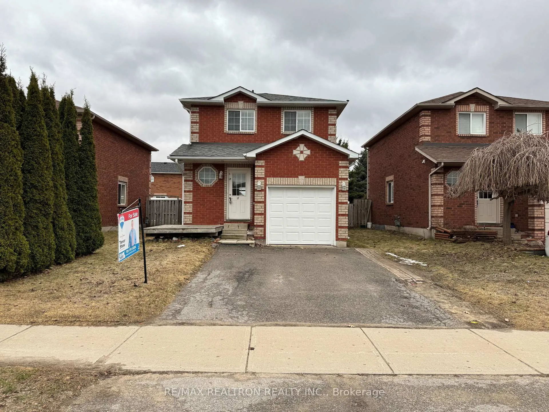 Photo 1 of 17 Timothy Lane, Barrie, Holly — HOMEH