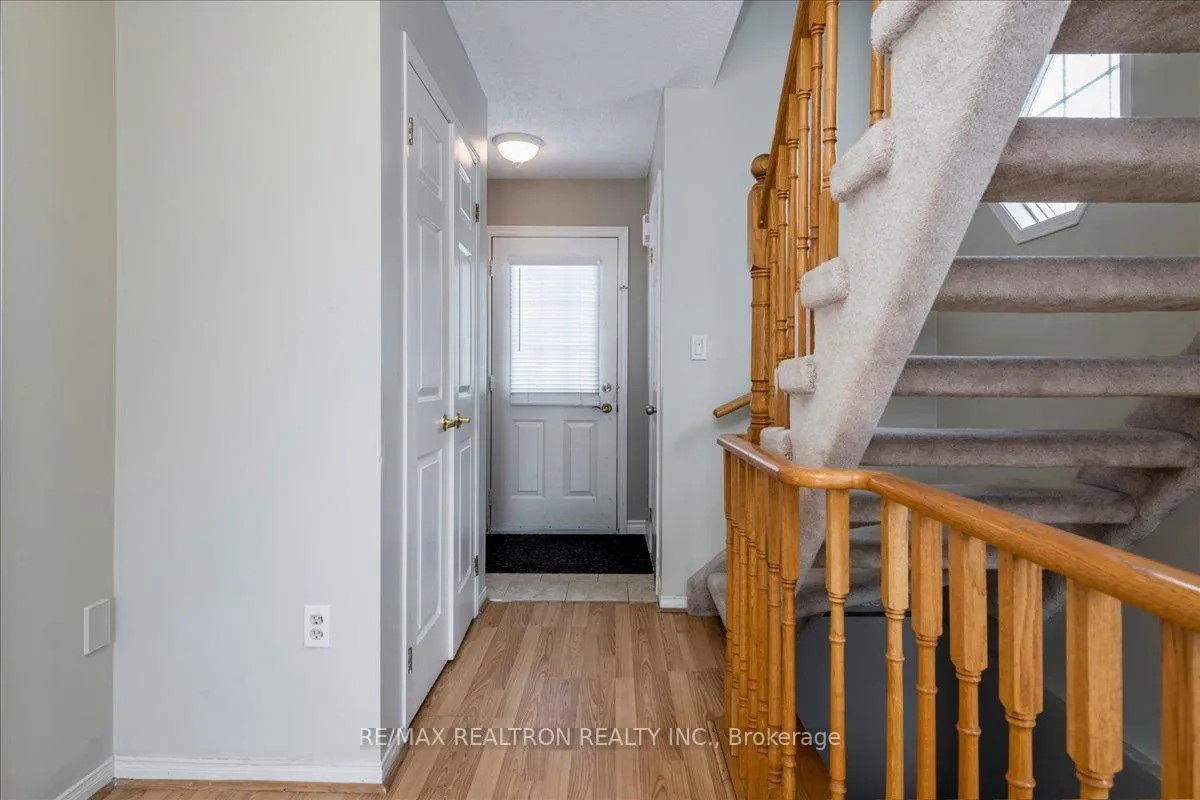 Photo 2 of 17 Timothy Lane, Barrie, Holly — HOMEH