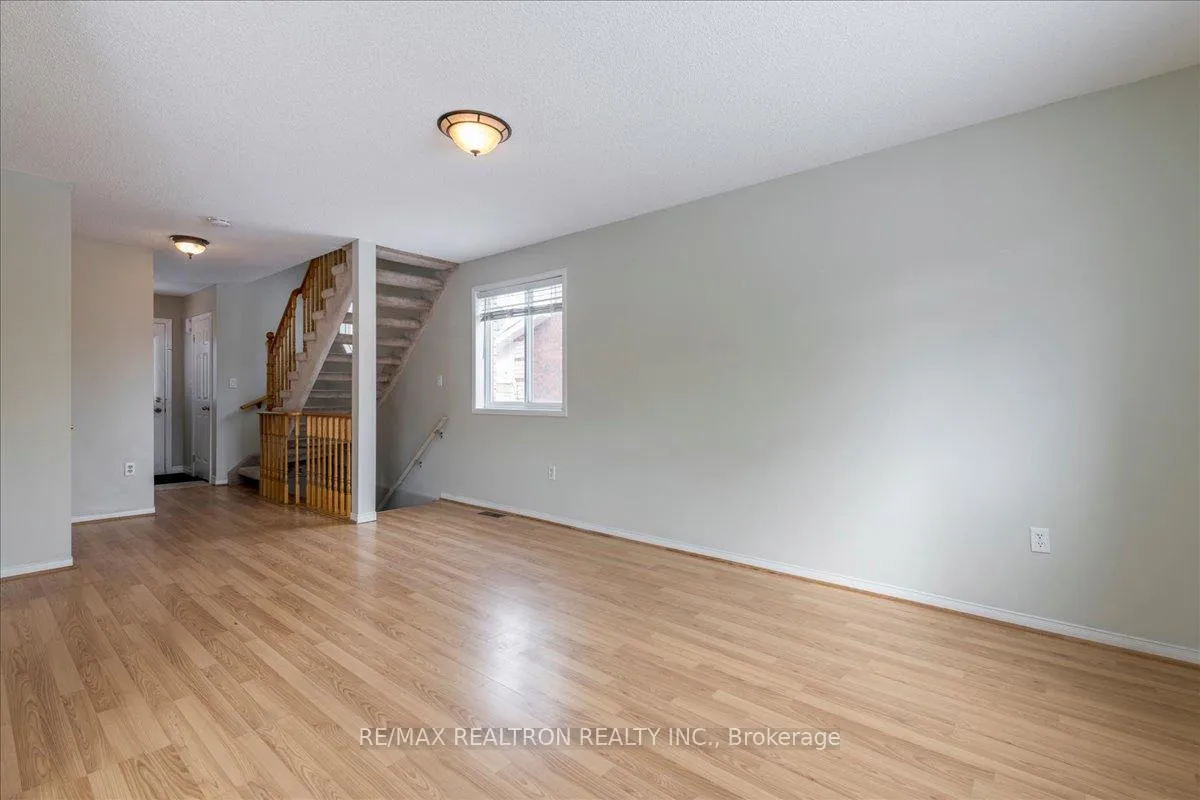 Photo 3 of 17 Timothy Lane, Barrie, Holly — HOMEH