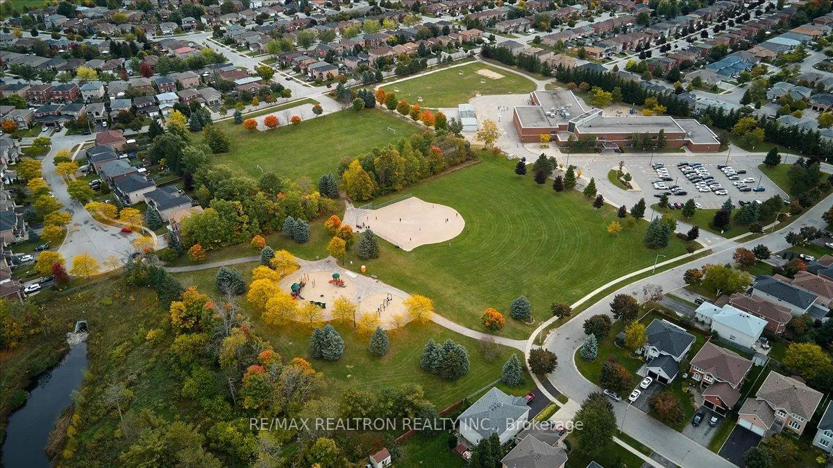 Photo 28 of 17 Timothy Lane, Barrie, Holly — HOMEH