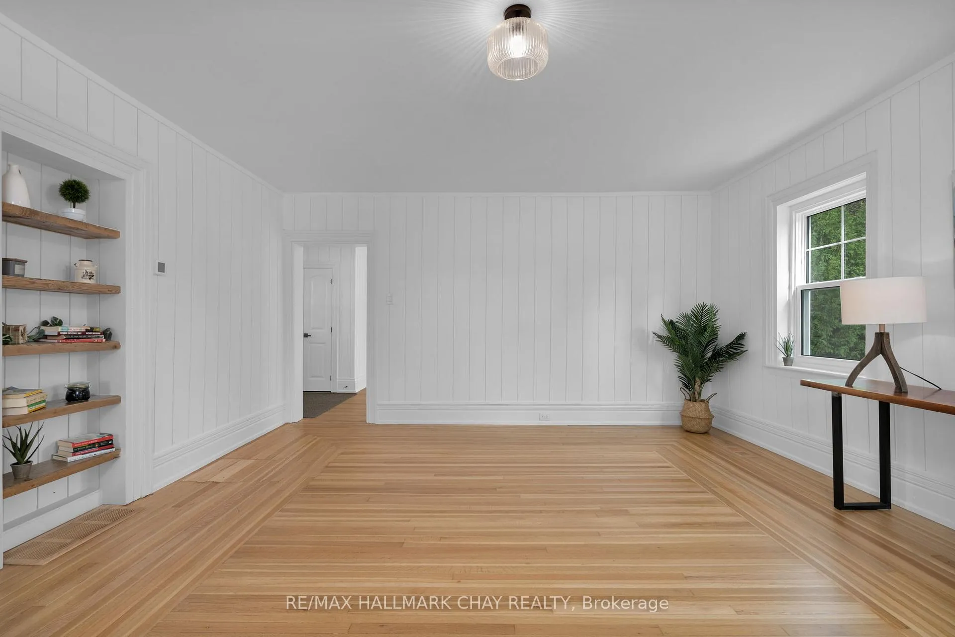 Photo 9 of 86 Mill Street E, Springwater, Hillsdale — HOMEH