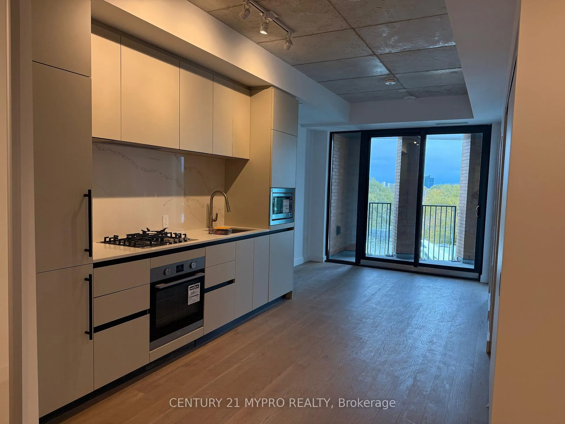 Photo 2 of Unit 426, 1720 Bayview Avenue, Toronto, Mount Pleasant East — HOMEH