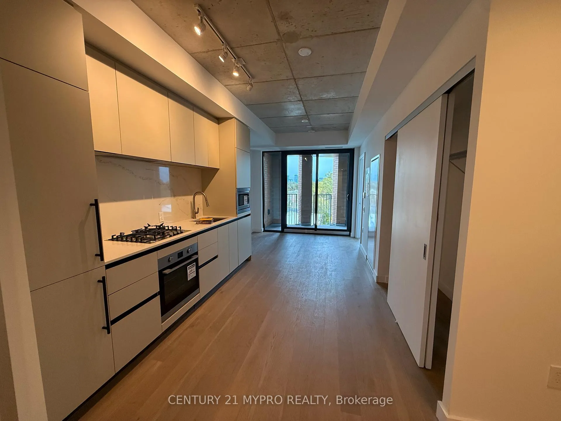 Photo 3 of Unit 426, 1720 Bayview Avenue, Toronto, Mount Pleasant East — HOMEH