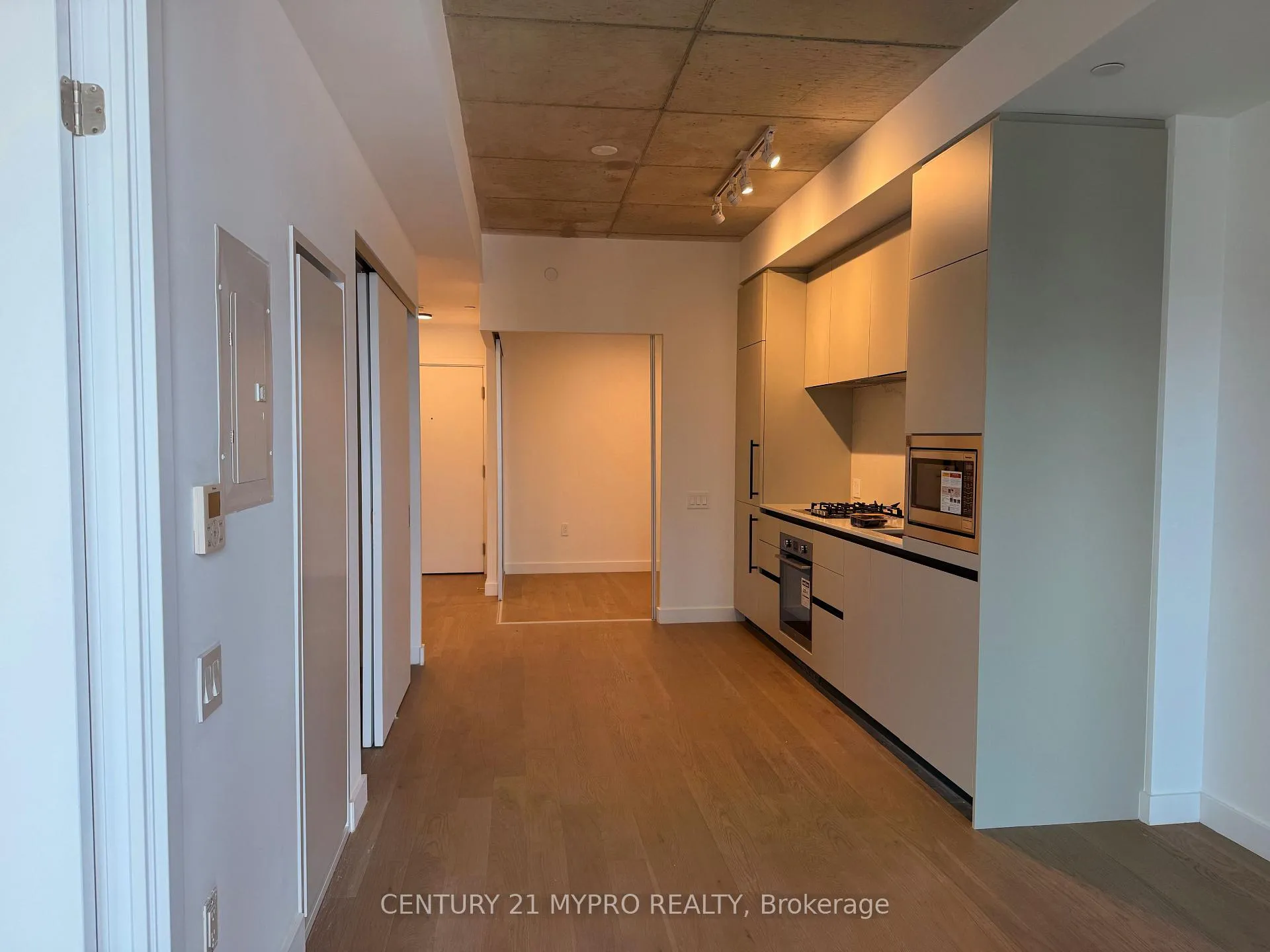 Photo 5 of Unit 426, 1720 Bayview Avenue, Toronto, Mount Pleasant East — HOMEH