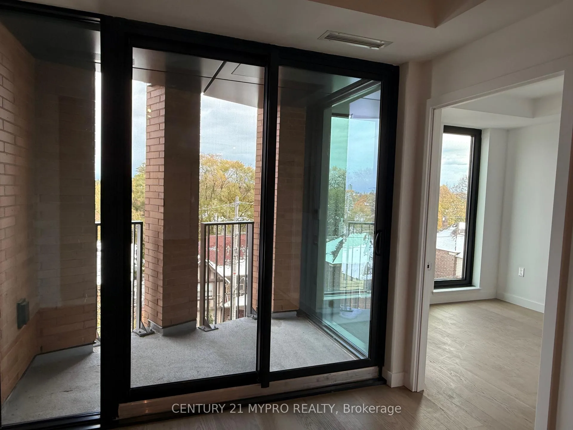 Photo 7 of Unit 426, 1720 Bayview Avenue, Toronto, Mount Pleasant East — HOMEH