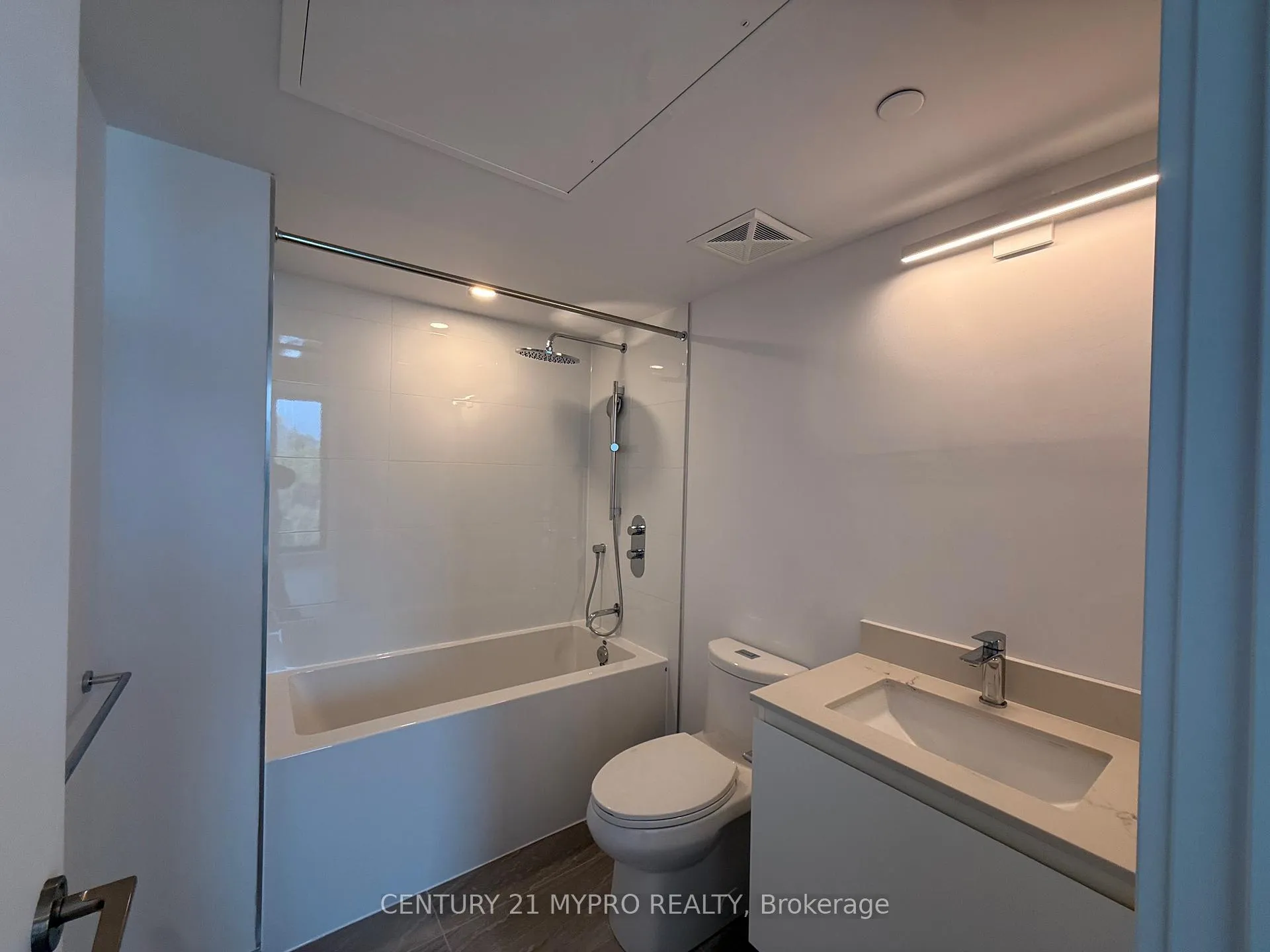 Photo 13 of Unit 426, 1720 Bayview Avenue, Toronto, Mount Pleasant East — HOMEH