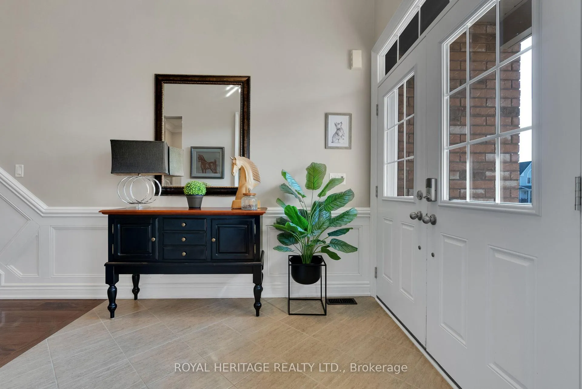 Photo 4 of 42 Grady Drive, Clarington, Newcastle — HOMEH