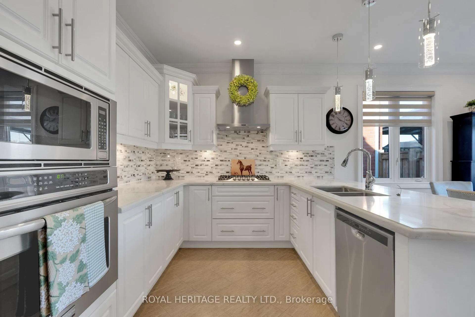 Photo 10 of 42 Grady Drive, Clarington, Newcastle — HOMEH