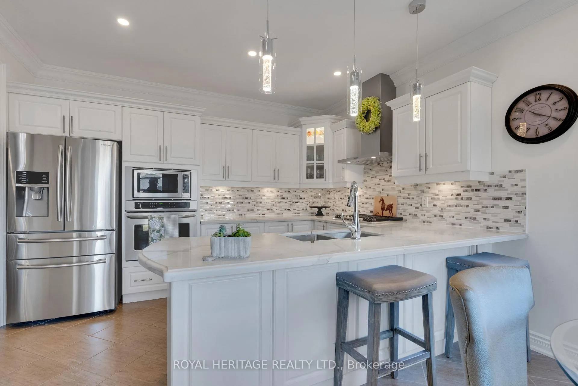 Photo 11 of 42 Grady Drive, Clarington, Newcastle — HOMEH