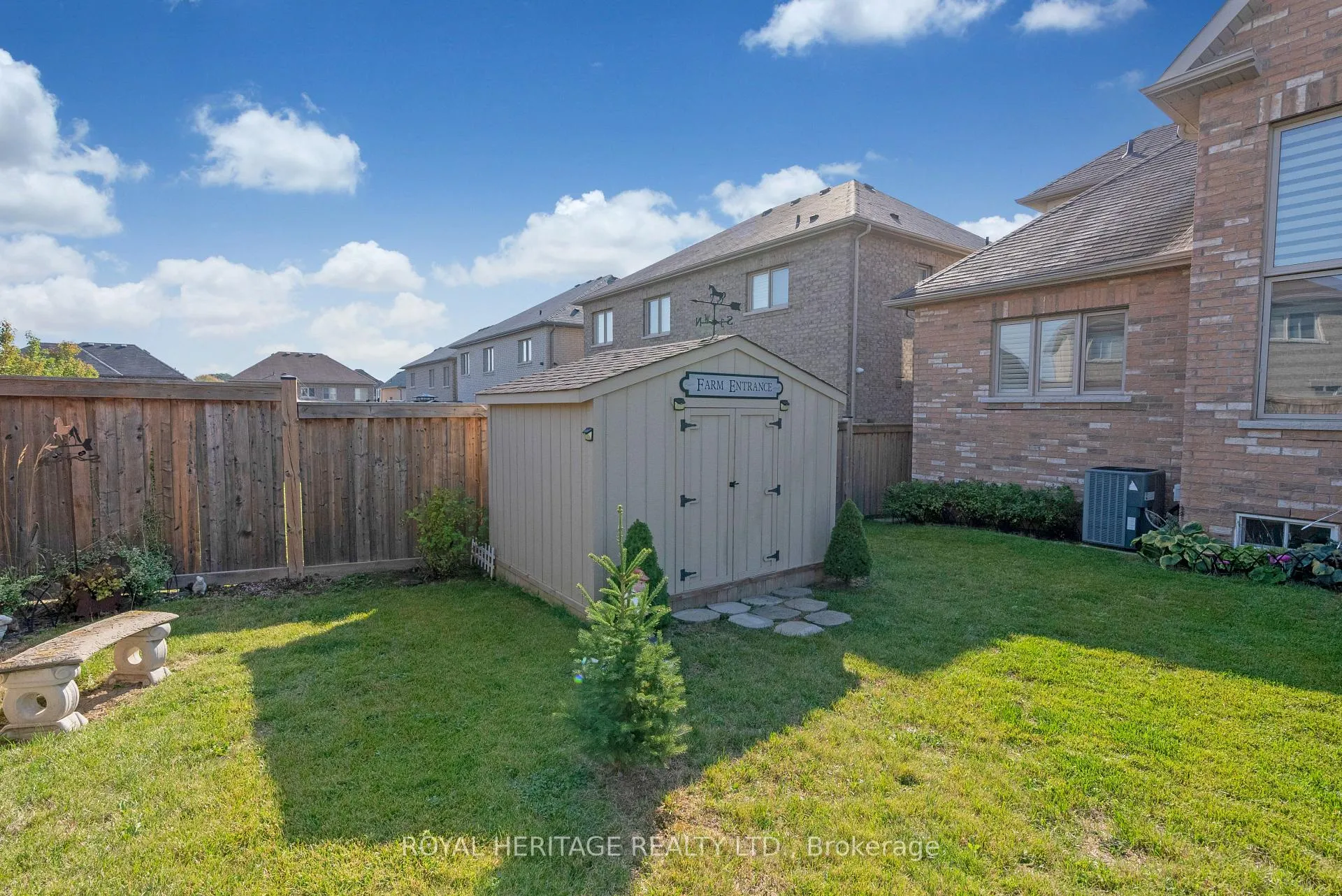 Photo 33 of 42 Grady Drive, Clarington, Newcastle — HOMEH