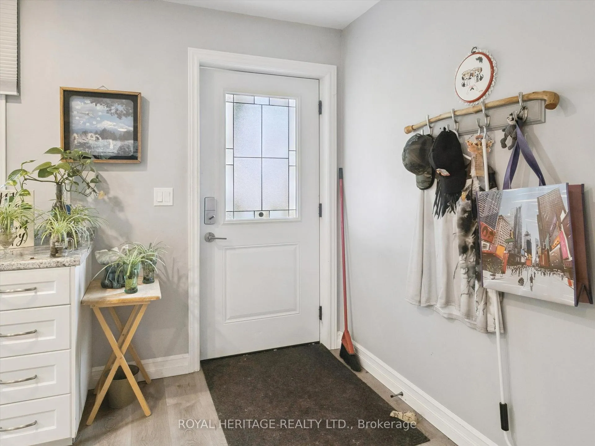 Photo 3 of 321 David Street, Gravenhurst, Muskoka (S) — HOMEH