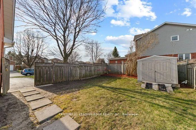 Photo 3 of 63 Stanford Crescent, Clarington, Newcastle — HOMEH
