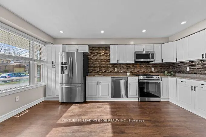 Photo 5 of 63 Stanford Crescent, Clarington, Newcastle — HOMEH