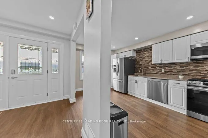 Photo 8 of 63 Stanford Crescent, Clarington, Newcastle — HOMEH