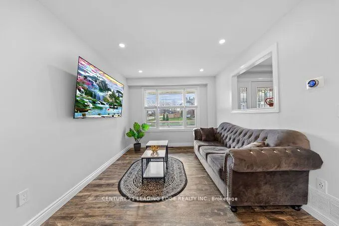 Photo 10 of 63 Stanford Crescent, Clarington, Newcastle — HOMEH