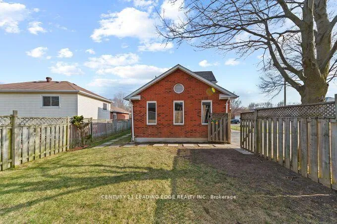 Photo 33 of 63 Stanford Crescent, Clarington, Newcastle — HOMEH