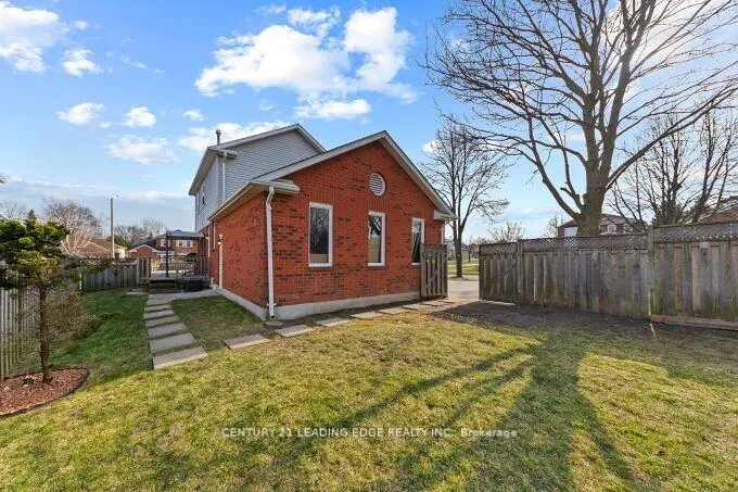Photo 34 of 63 Stanford Crescent, Clarington, Newcastle — HOMEH