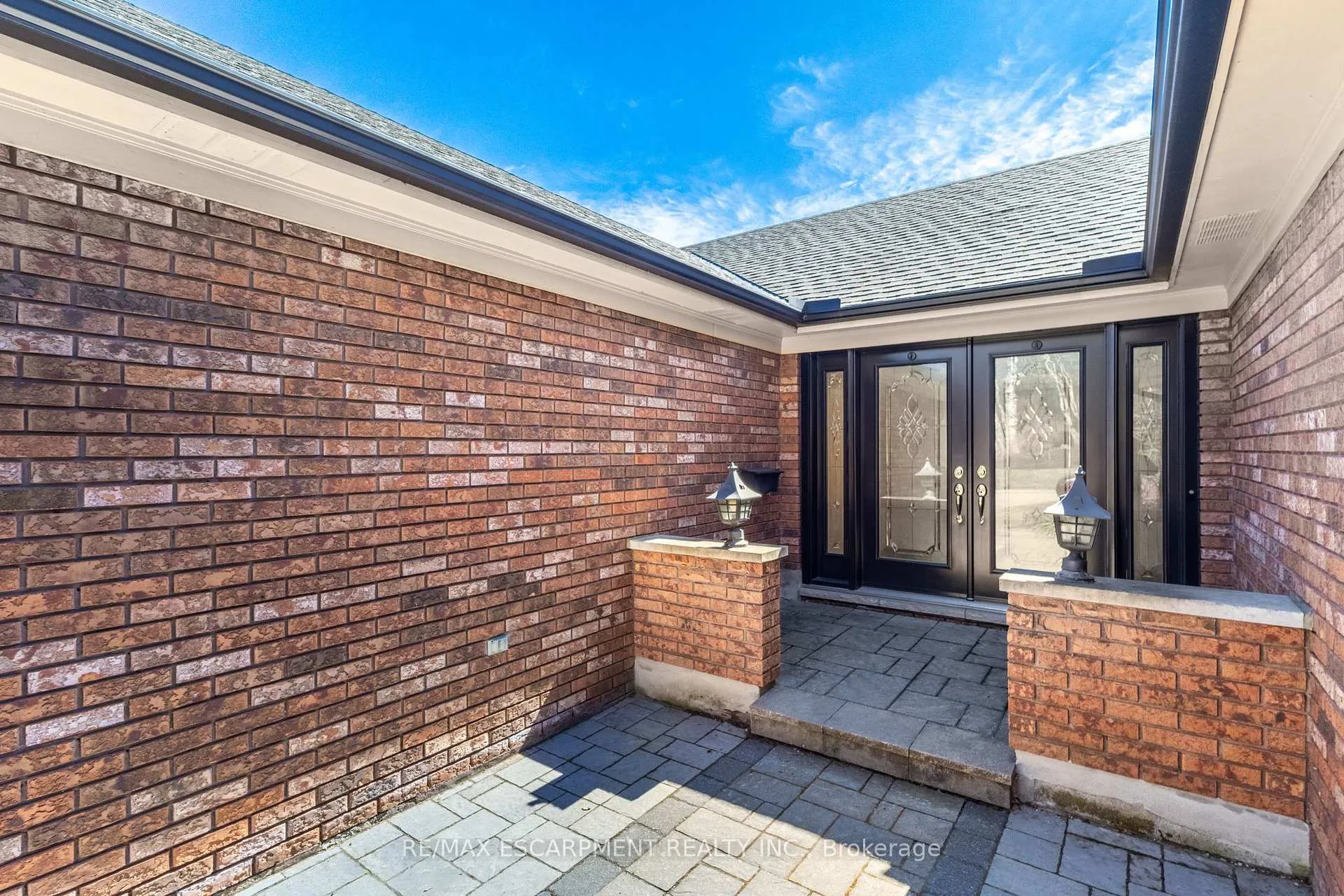 Photo 3 of 148 Briar Hill Crescent, Hamilton, Ancaster — HOMEH