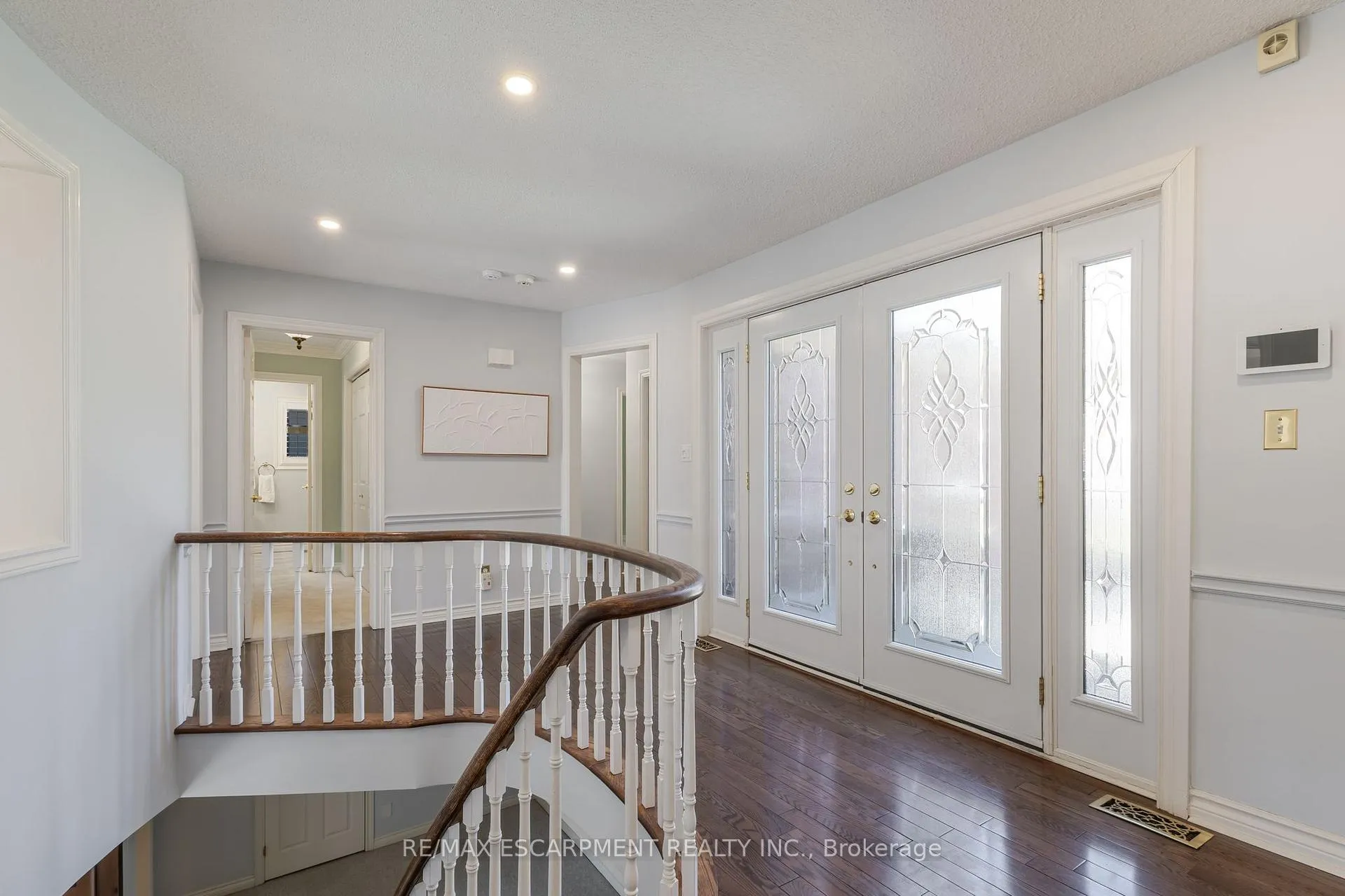 Photo 4 of 148 Briar Hill Crescent, Hamilton, Ancaster — HOMEH