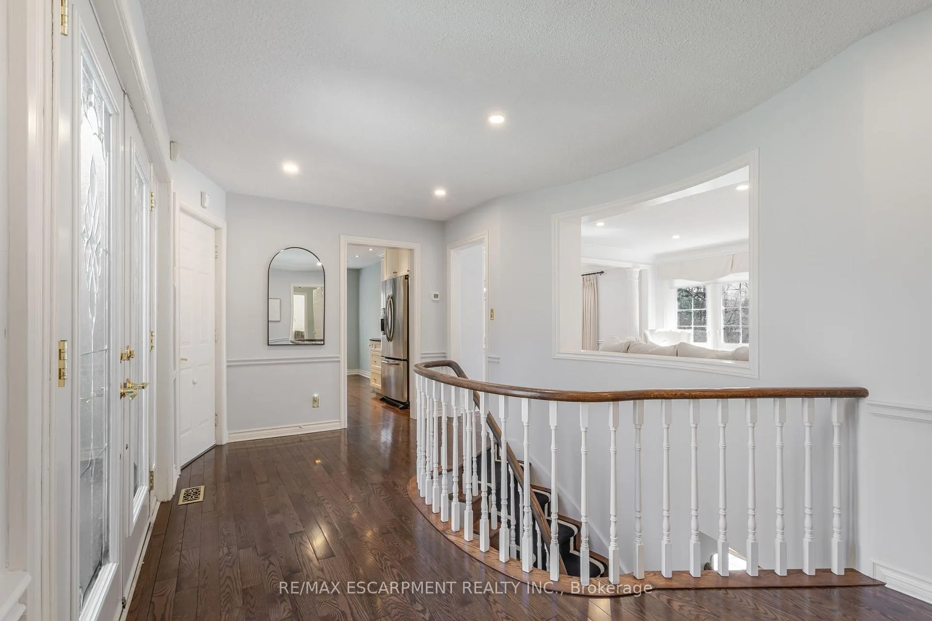 Photo 5 of 148 Briar Hill Crescent, Hamilton, Ancaster — HOMEH