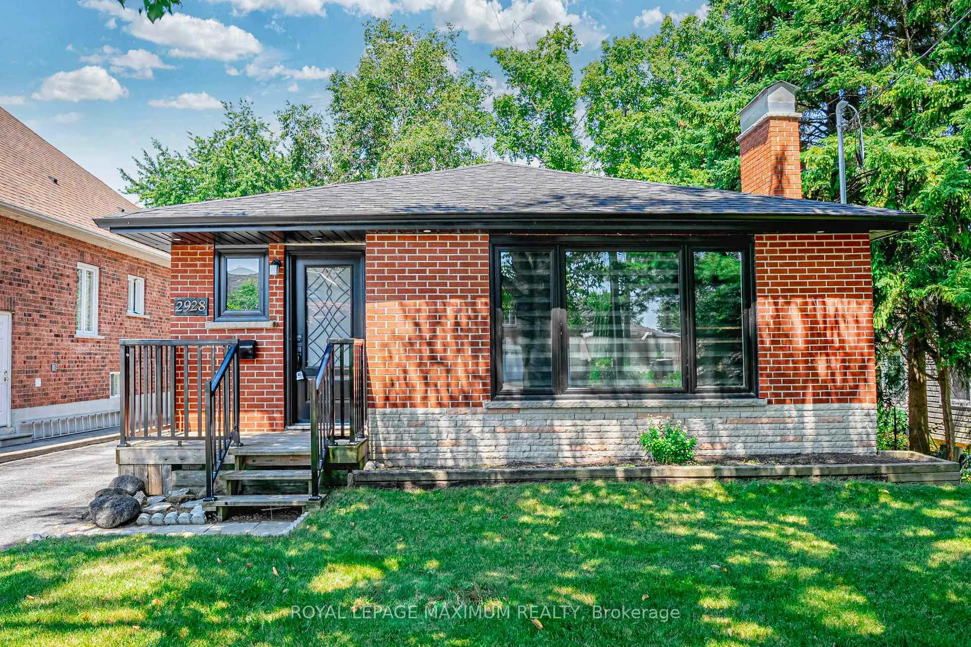 Photo 2 of 2928 Beachview Street, Ajax, South East — HOMEH