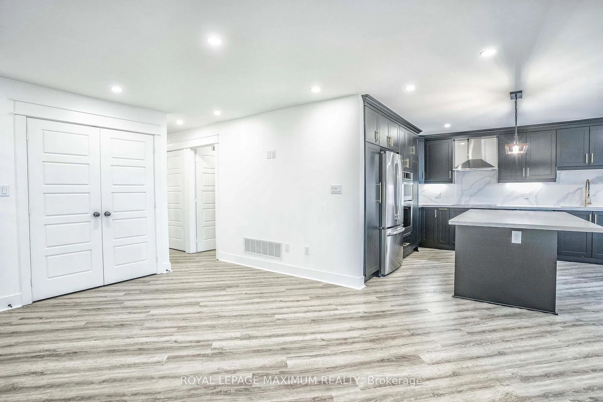 Photo 4 of 2928 Beachview Street, Ajax, South East — HOMEH