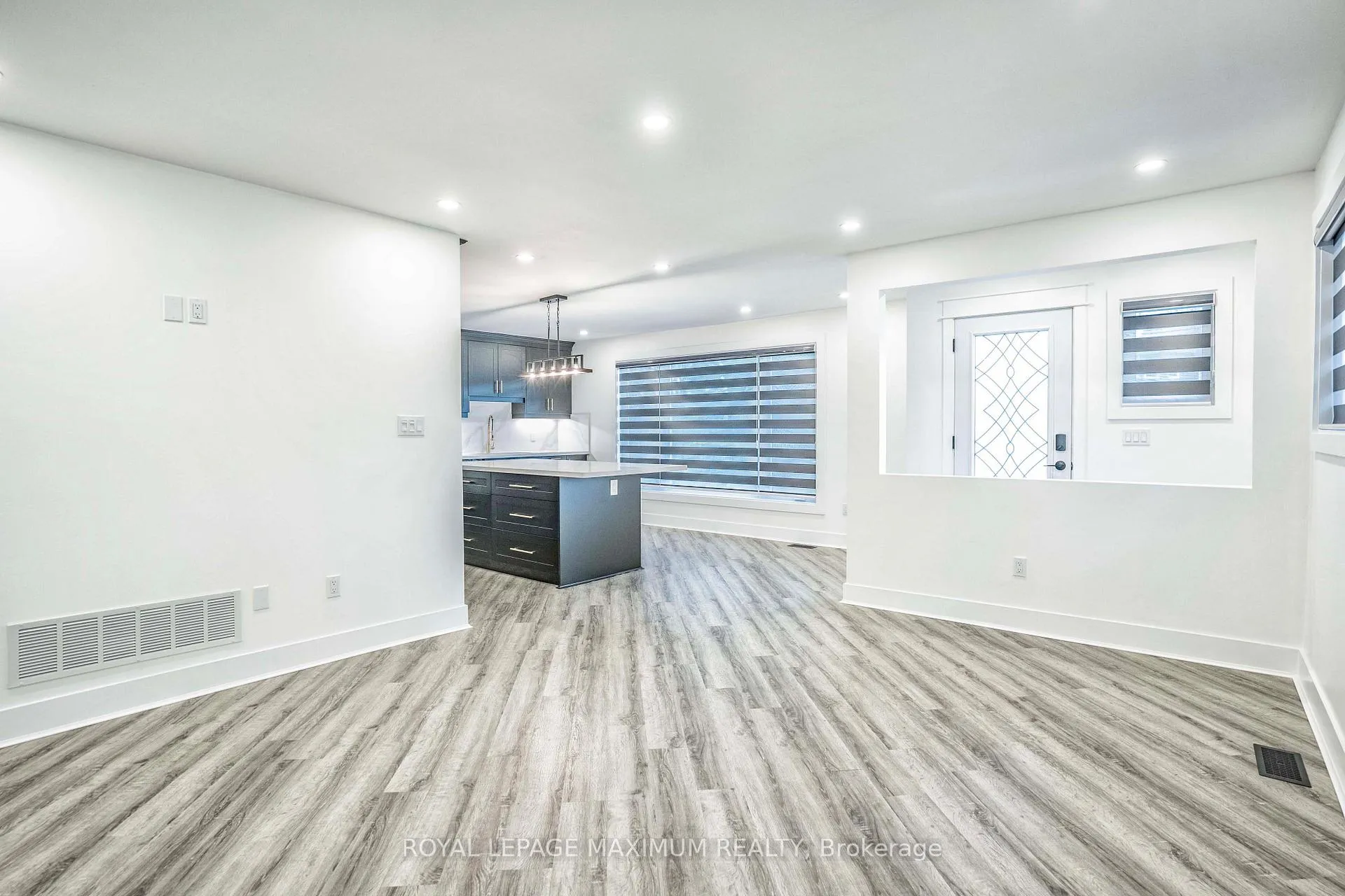 Photo 5 of 2928 Beachview Street, Ajax, South East — HOMEH