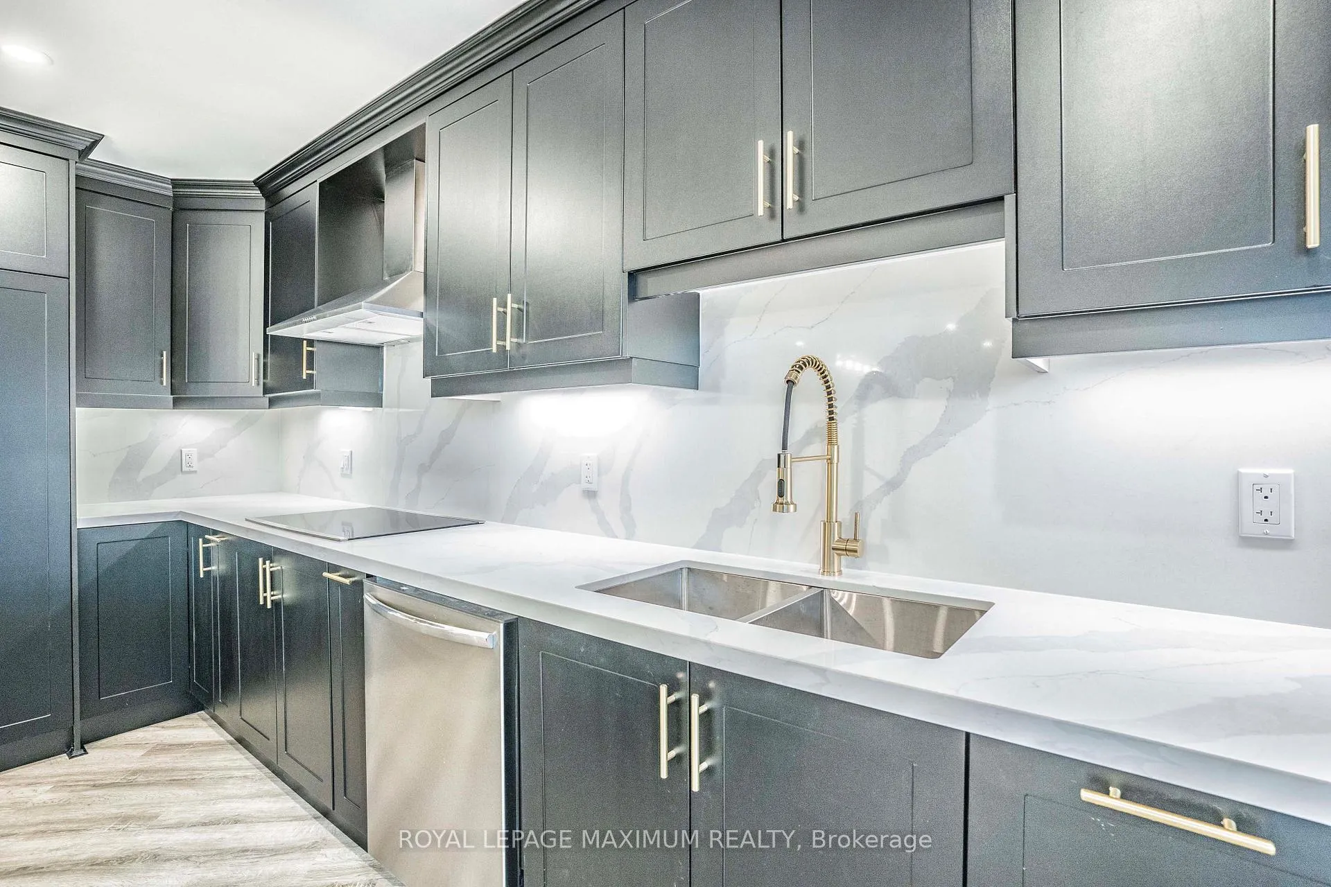 Photo 12 of 2928 Beachview Street, Ajax, South East — HOMEH