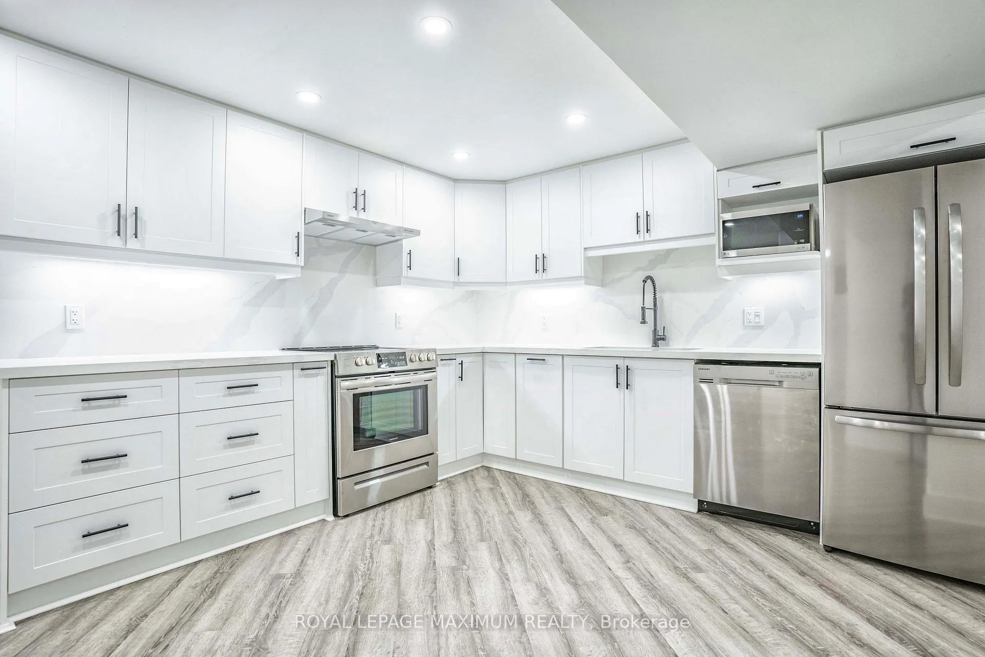 Photo 23 of 2928 Beachview Street, Ajax, South East — HOMEH