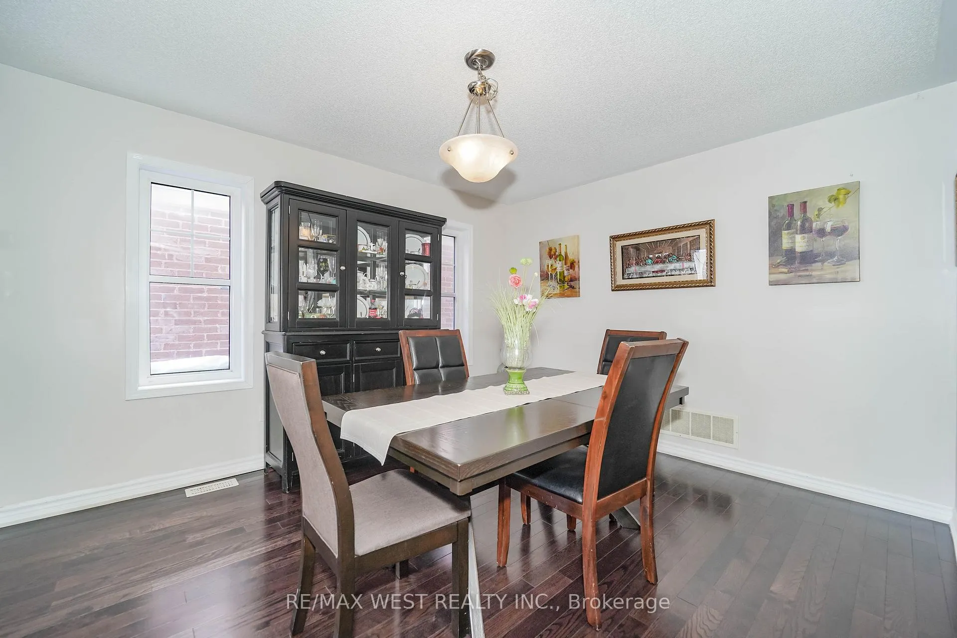 Photo 4 of 110 Tysonville Circle, Brampton, Northwest Brampton — HOMEH
