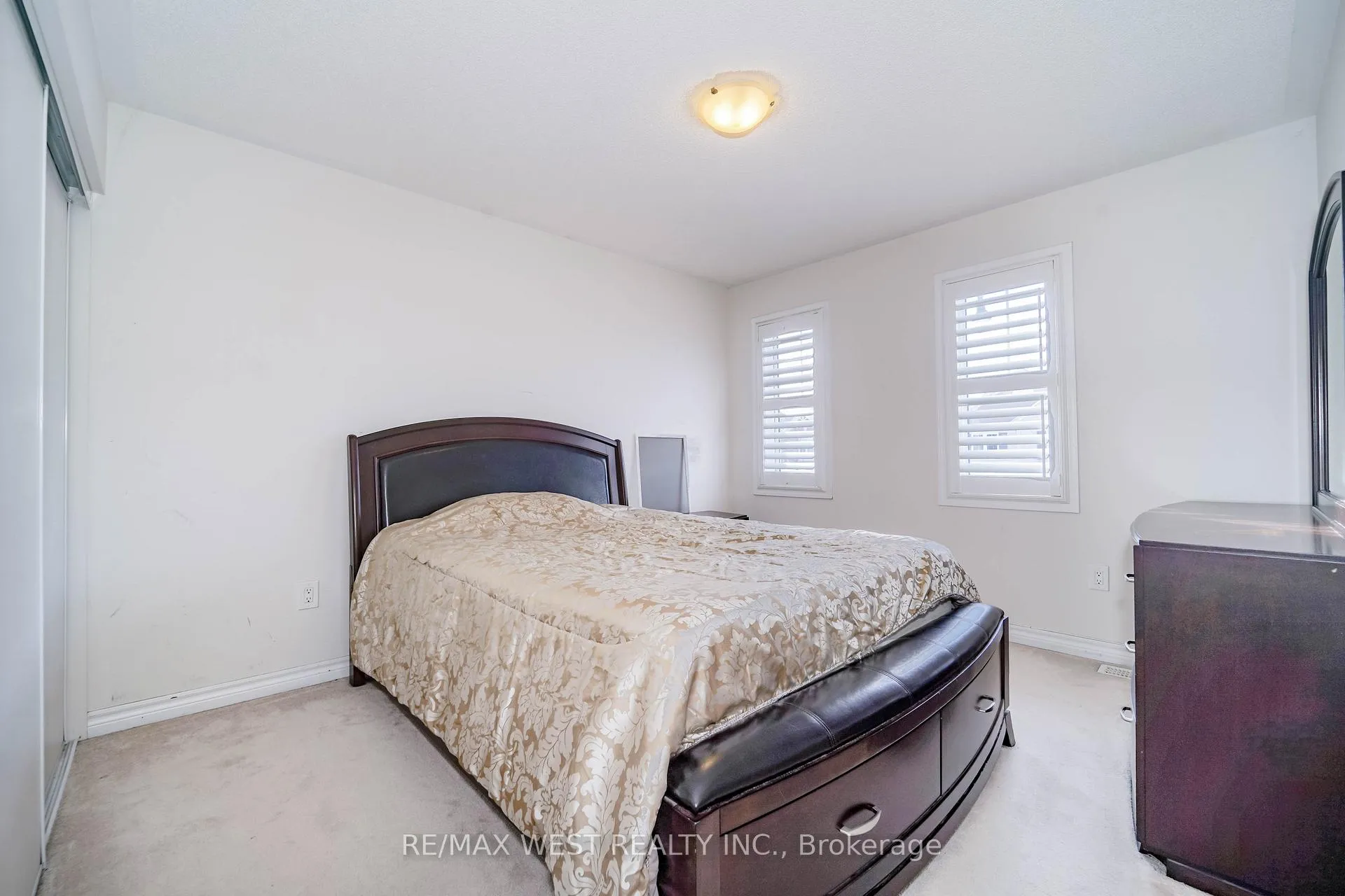Photo 8 of 110 Tysonville Circle, Brampton, Northwest Brampton — HOMEH