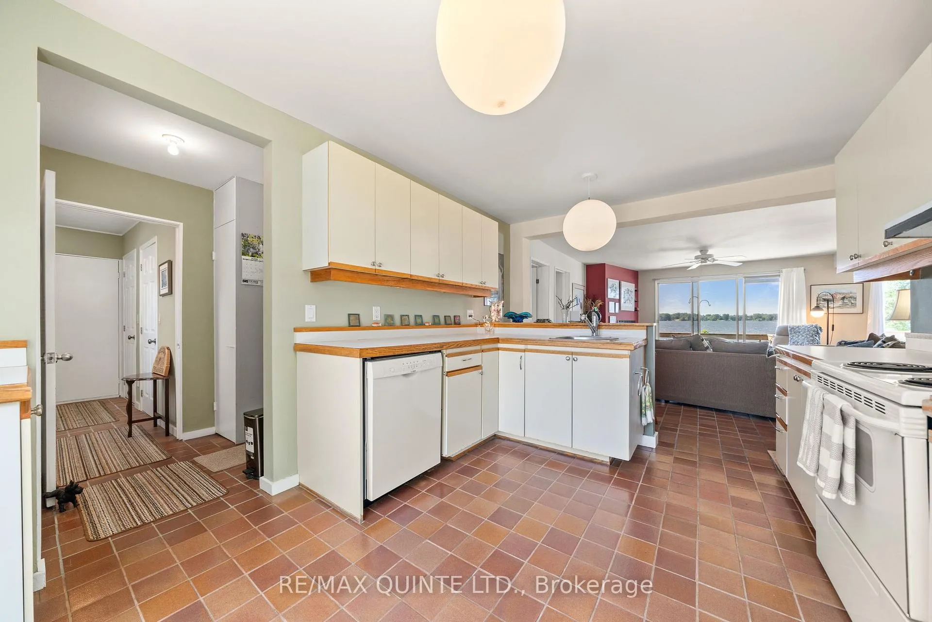 Photo 14 of 124 Onderdonk Lane, Prince Edward County, Ameliasburgh — HOMEH