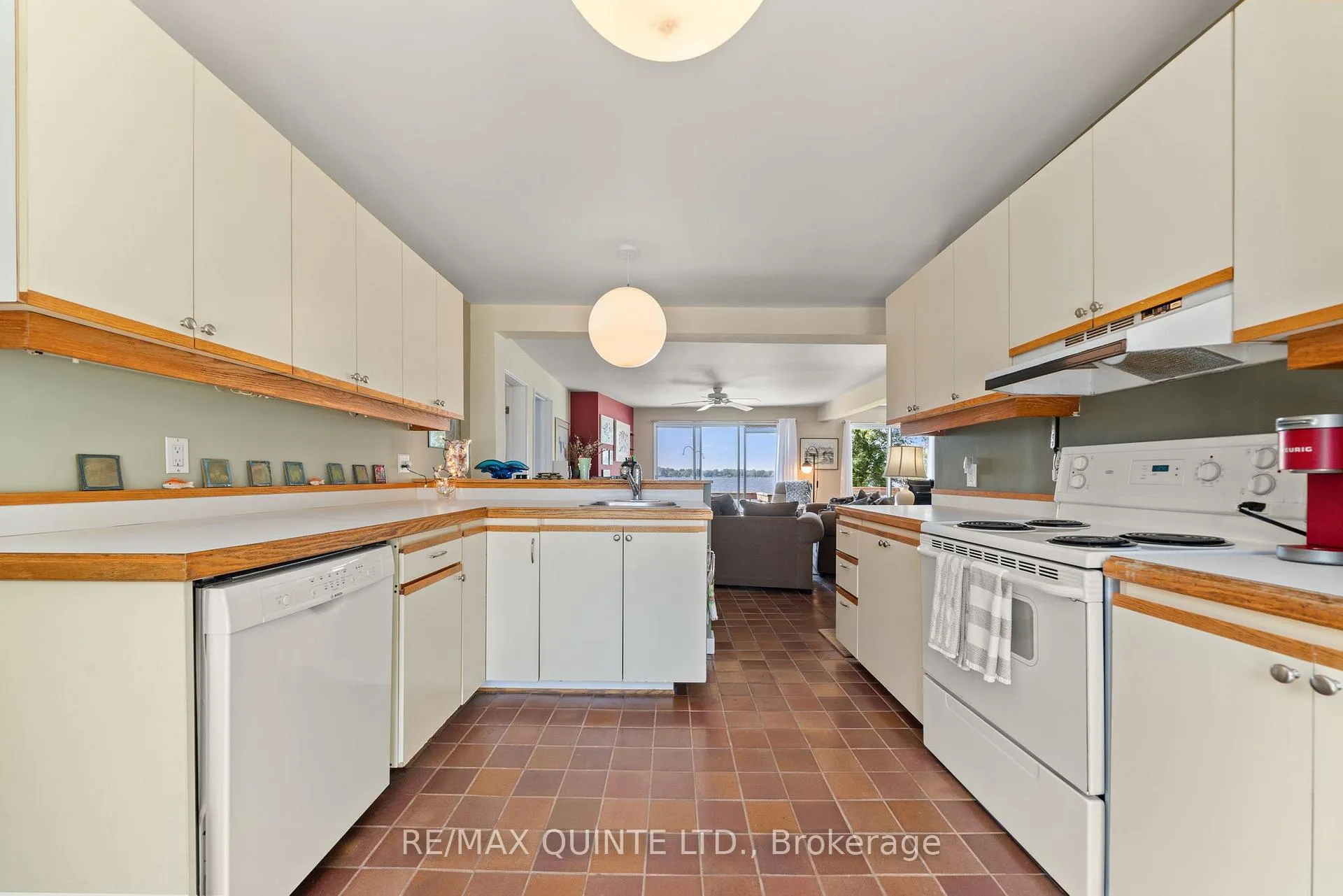 Photo 15 of 124 Onderdonk Lane, Prince Edward County, Ameliasburgh — HOMEH