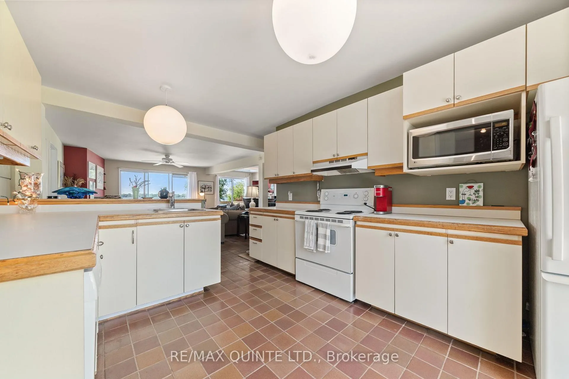 Photo 17 of 124 Onderdonk Lane, Prince Edward County, Ameliasburgh — HOMEH