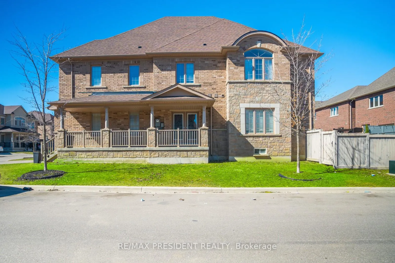 Photo 3 of 35 Yately Street, Brampton, Brampton North — HOMEH