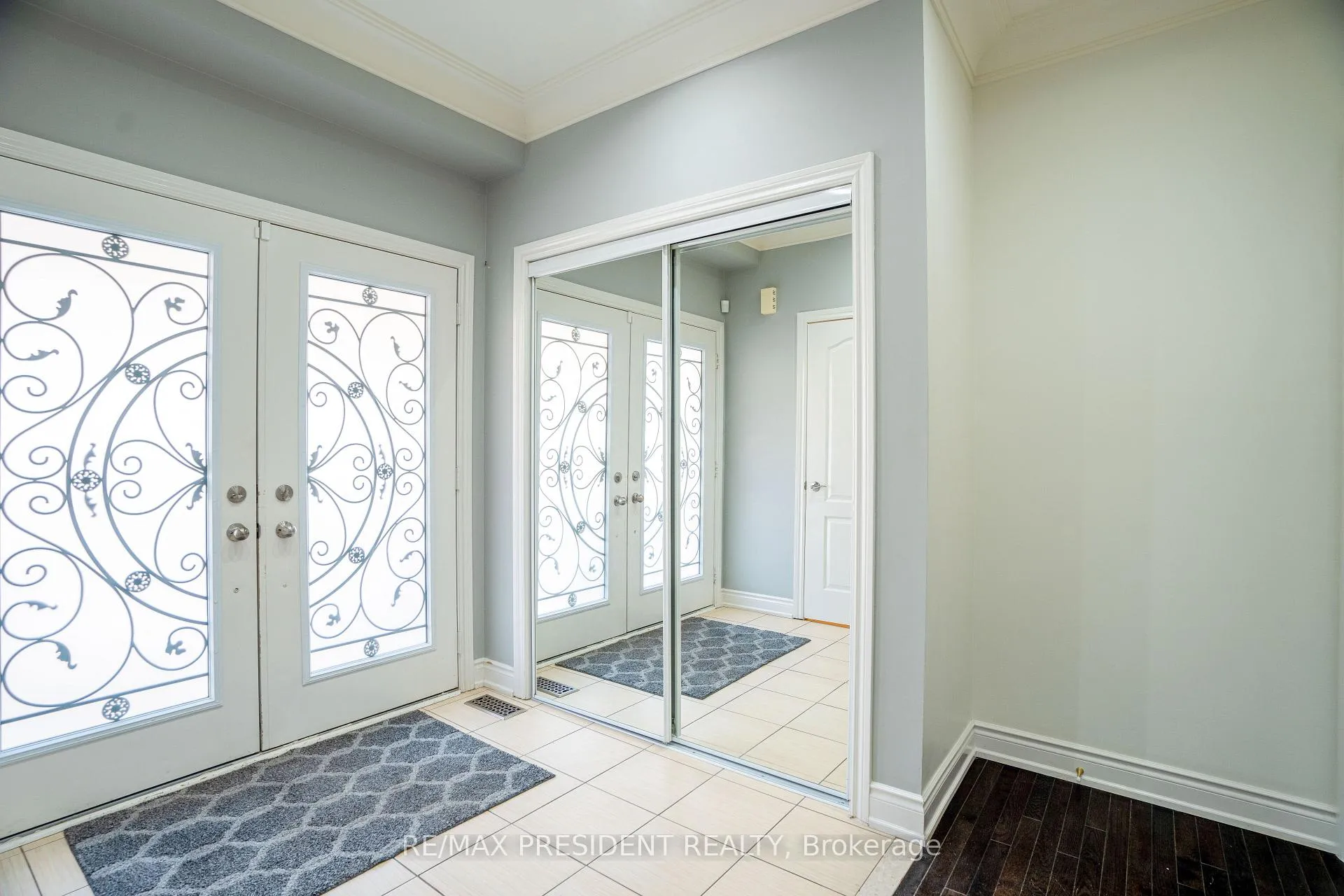 Photo 6 of 35 Yately Street, Brampton, Brampton North — HOMEH