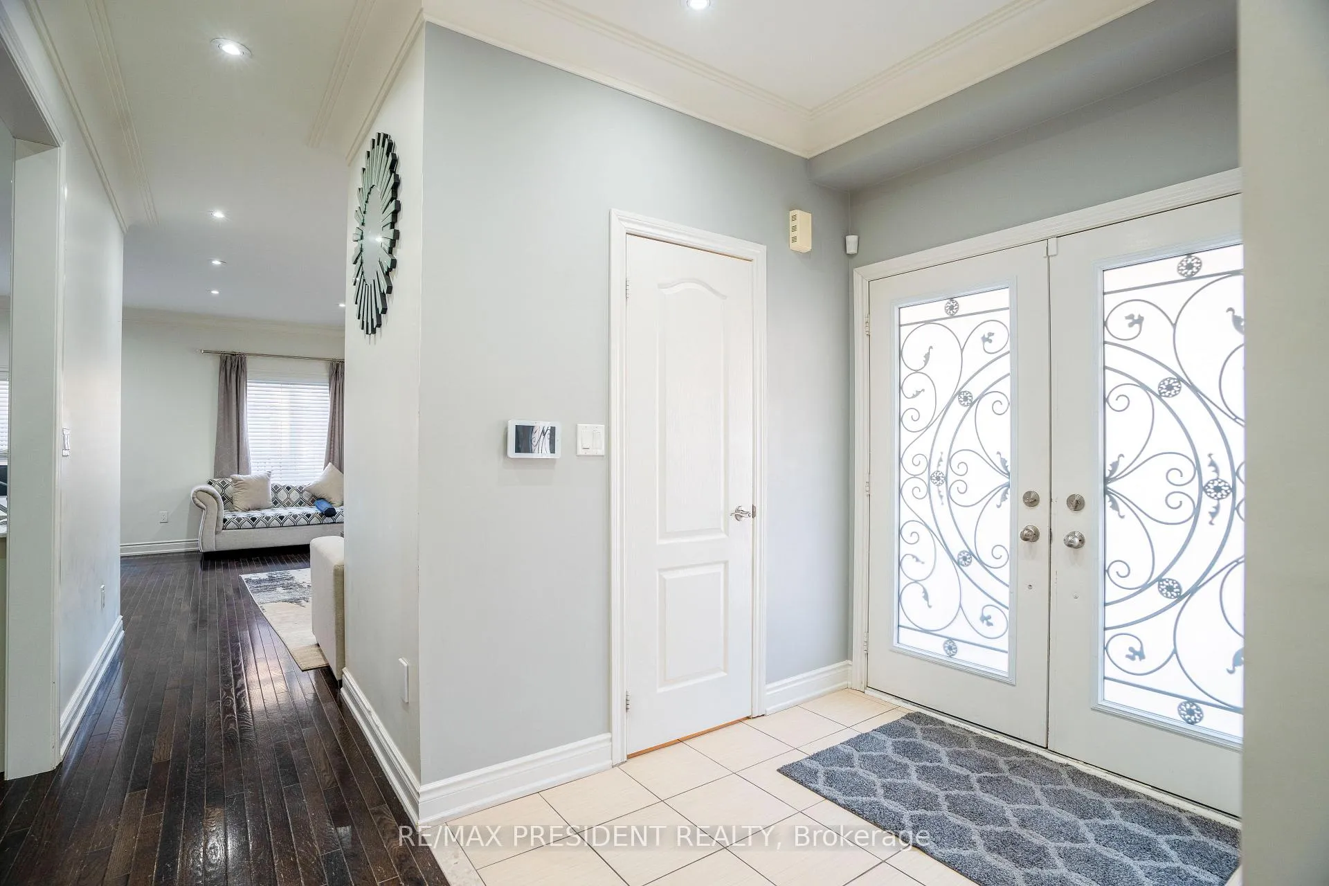 Photo 10 of 35 Yately Street, Brampton, Brampton North — HOMEH