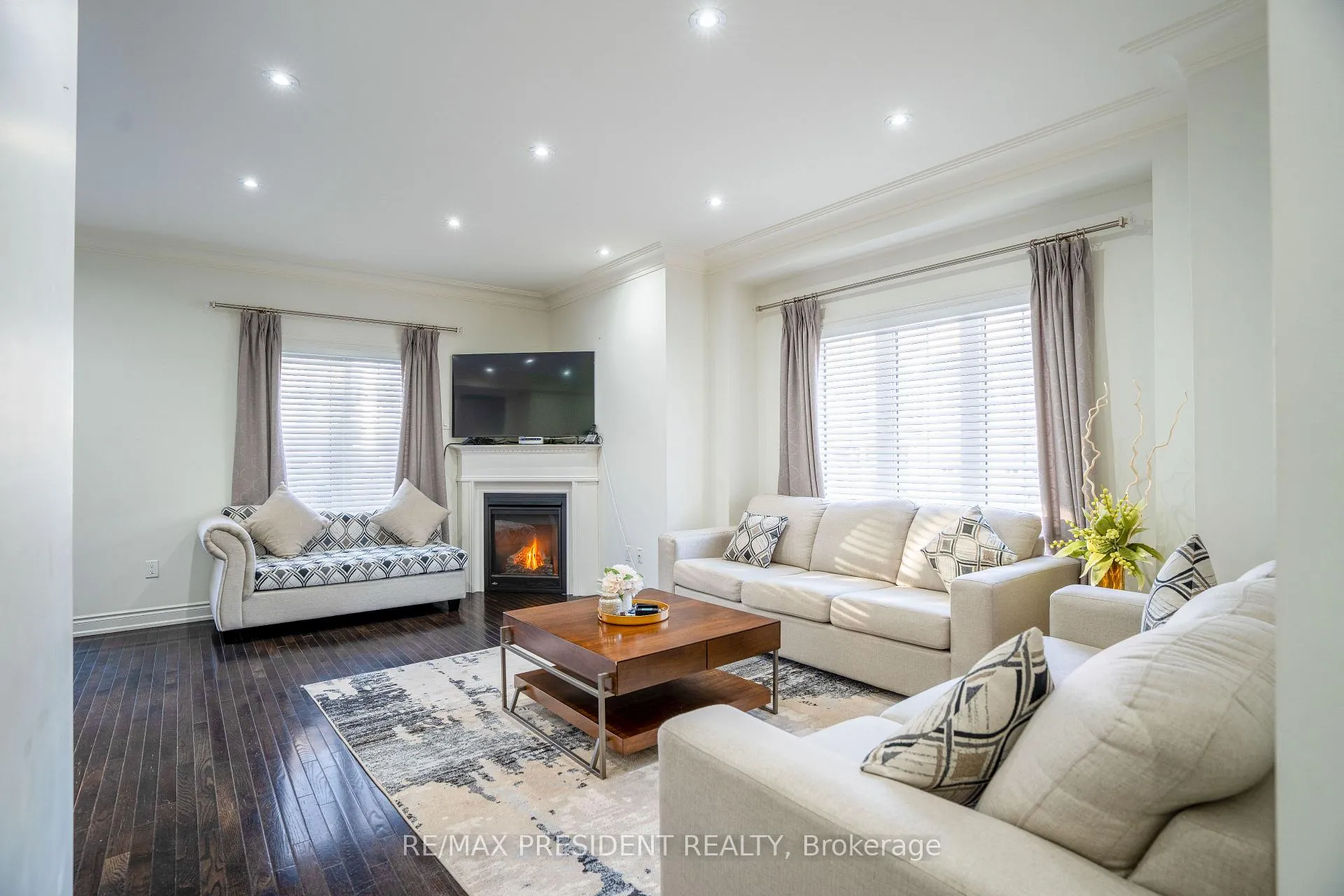 Photo 12 of 35 Yately Street, Brampton, Brampton North — HOMEH