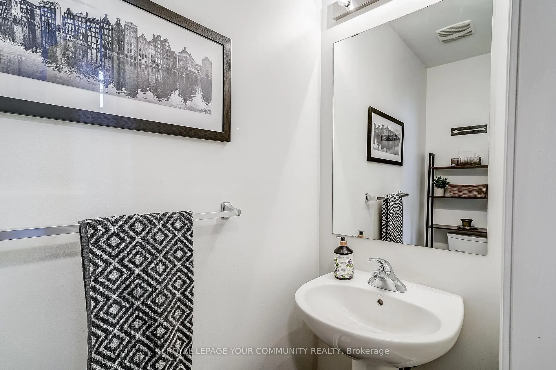 Photo 17 of 29 Blanchard Crescent, Essa, Angus — HOMEH