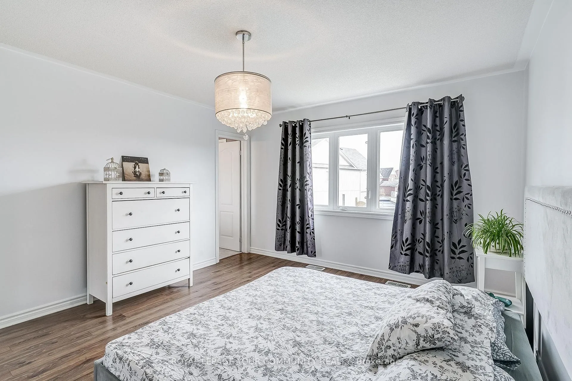 Photo 20 of 29 Blanchard Crescent, Essa, Angus — HOMEH