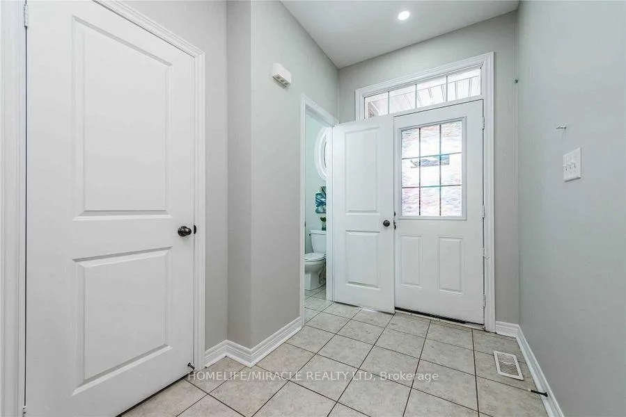 Photo 5 of 39 Rangemore Road, Brampton, Northwest Brampton — HOMEH