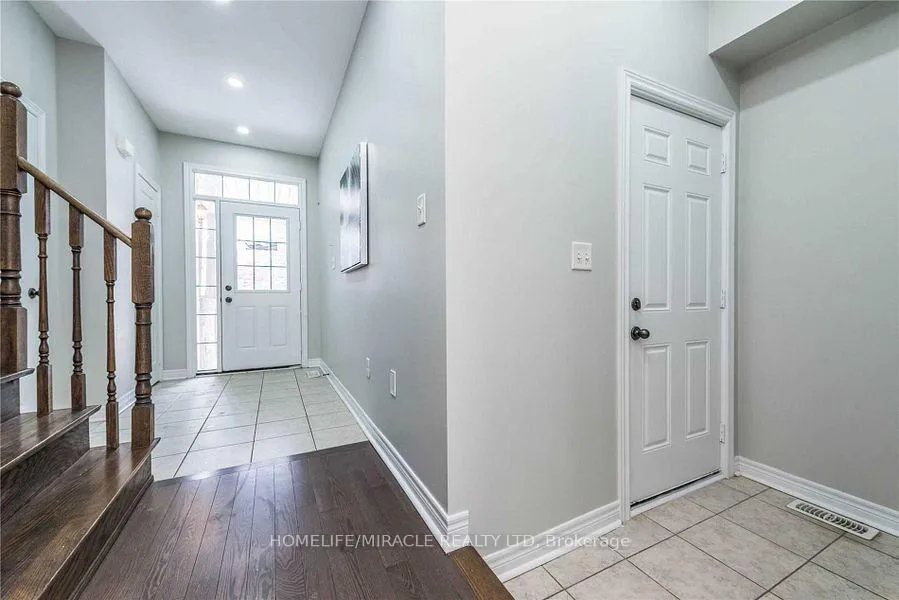 Photo 6 of 39 Rangemore Road, Brampton, Northwest Brampton — HOMEH