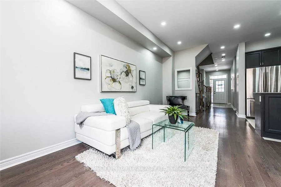 Photo 9 of 39 Rangemore Road, Brampton, Northwest Brampton — HOMEH