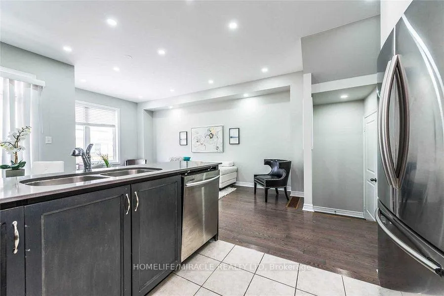 Photo 11 of 39 Rangemore Road, Brampton, Northwest Brampton — HOMEH