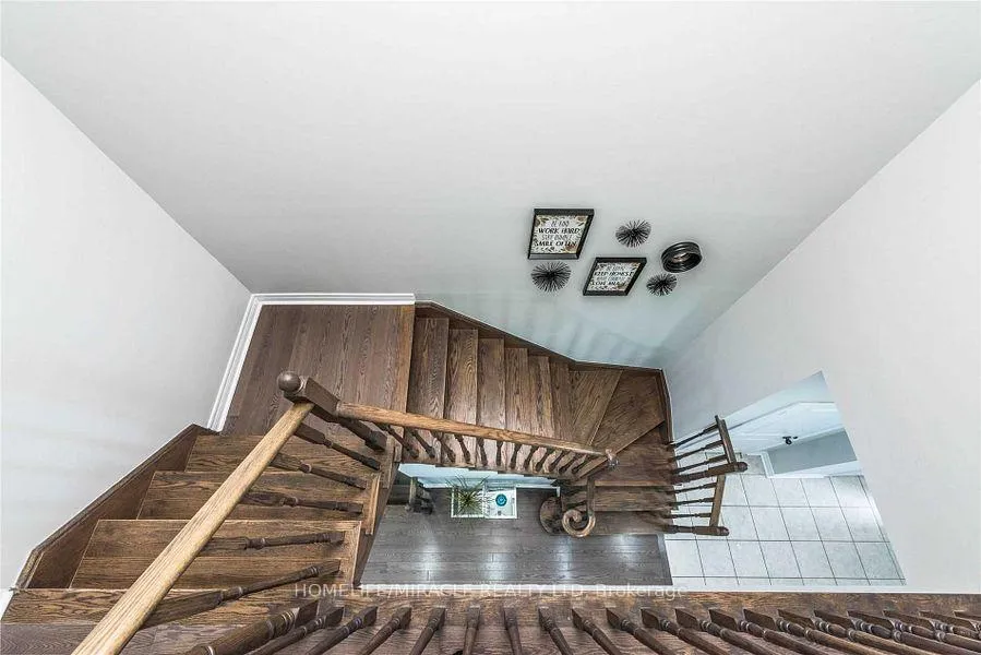 Photo 14 of 39 Rangemore Road, Brampton, Northwest Brampton — HOMEH