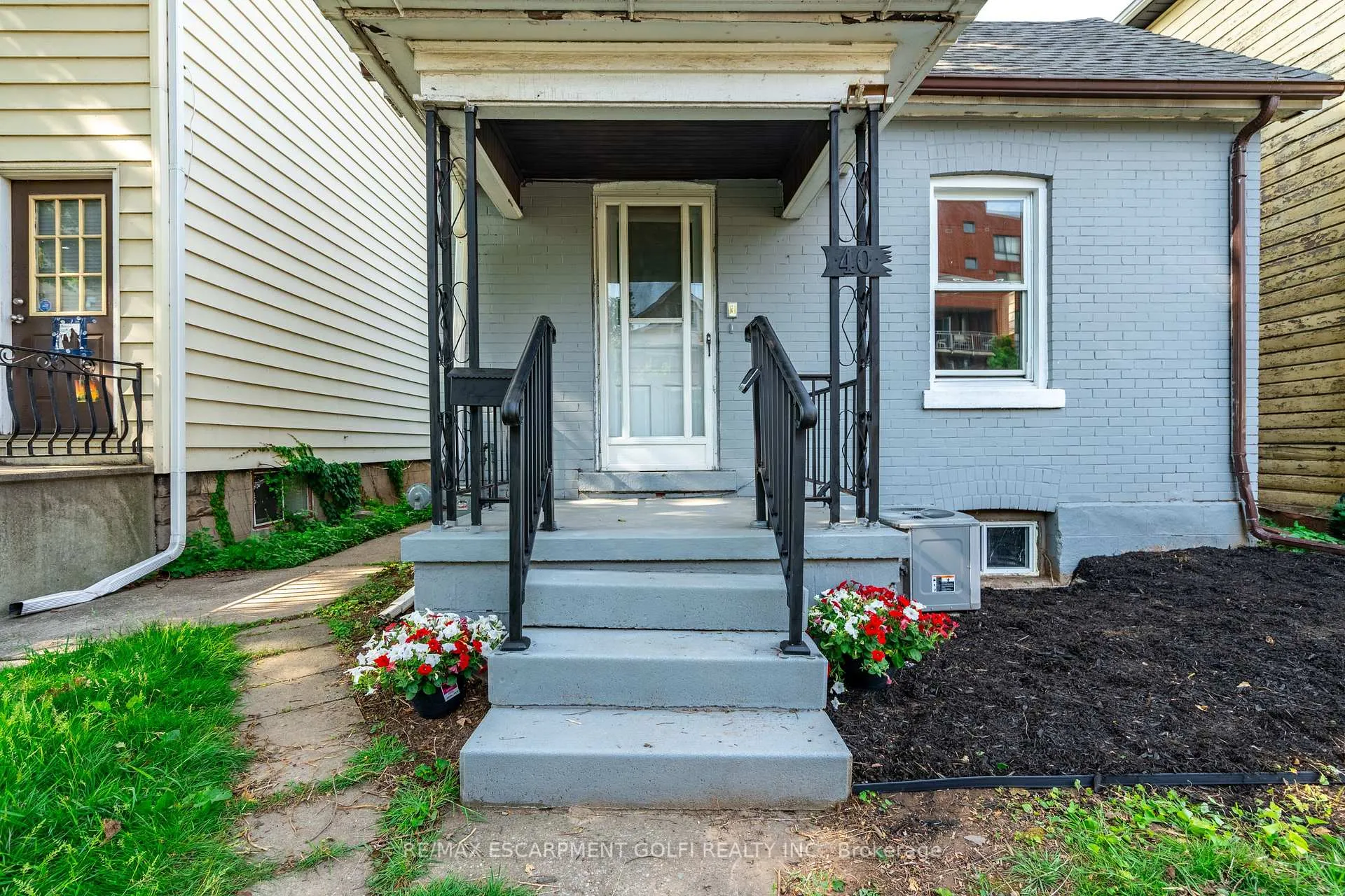 Photo 4 of 40 Aikman Avenue, Hamilton, Gibson — HOMEH
