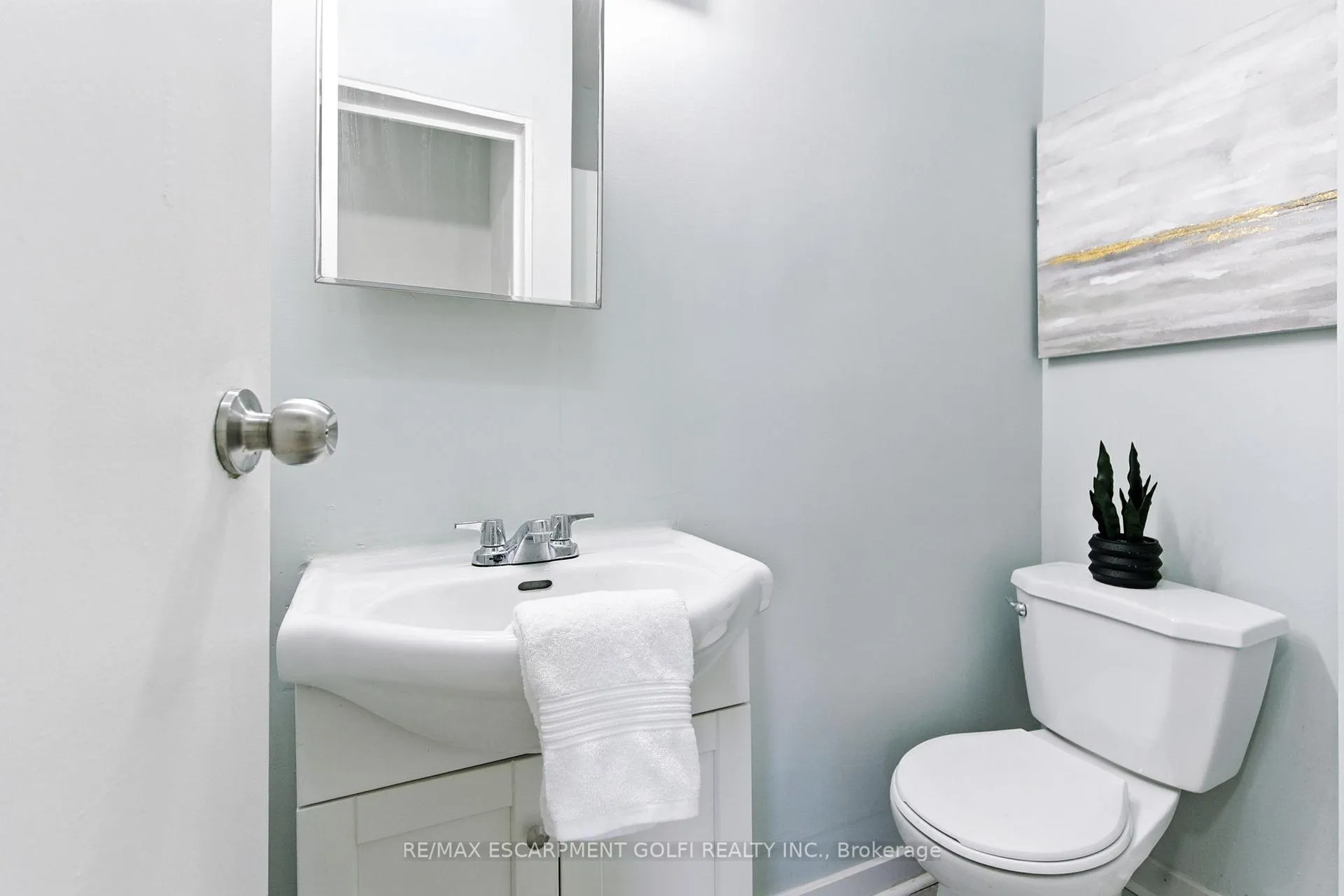 Photo 7 of 40 Aikman Avenue, Hamilton, Gibson — HOMEH
