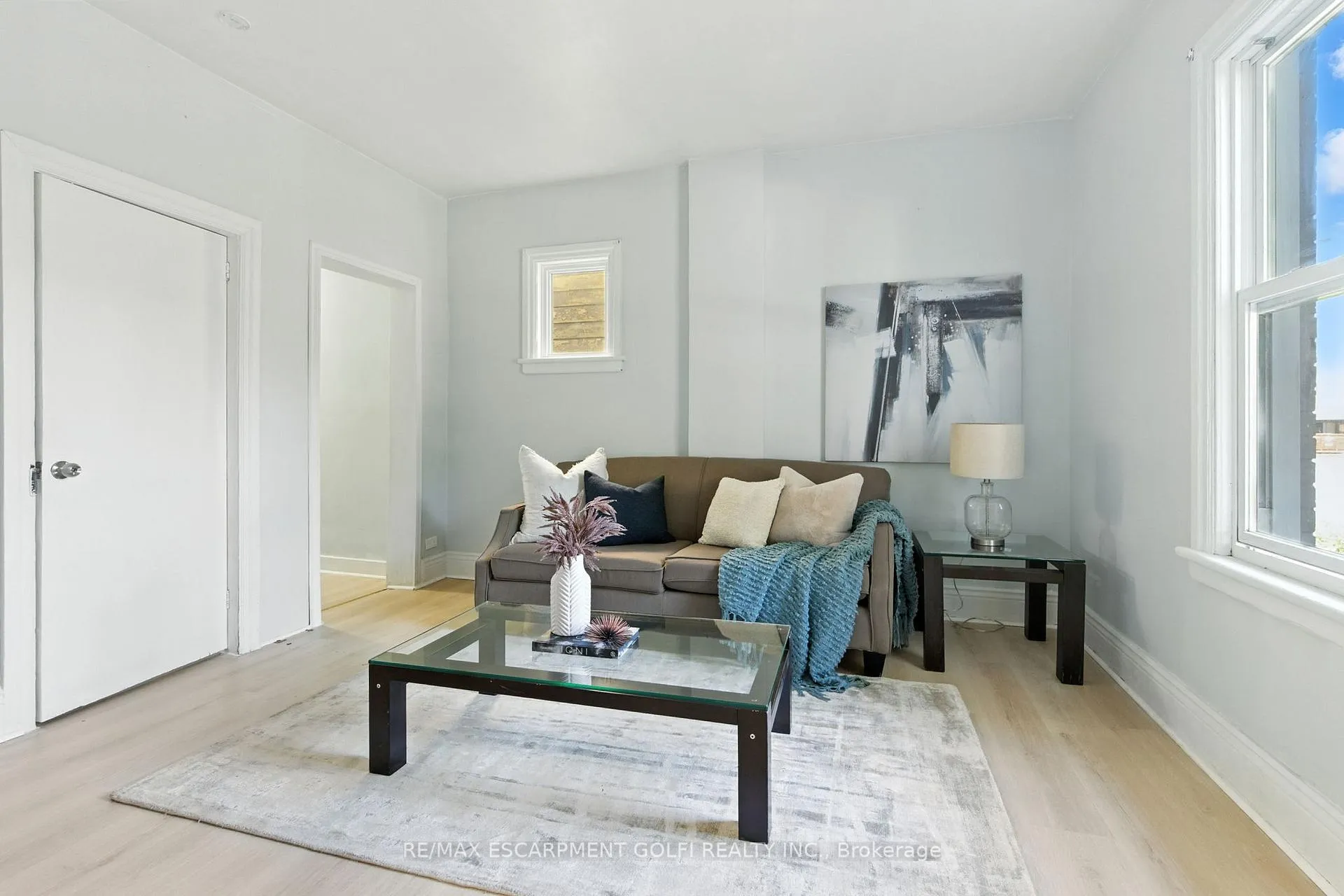 Photo 9 of 40 Aikman Avenue, Hamilton, Gibson — HOMEH